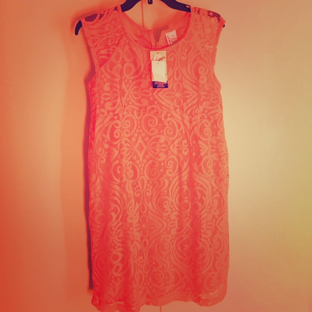 Maternity lace dress